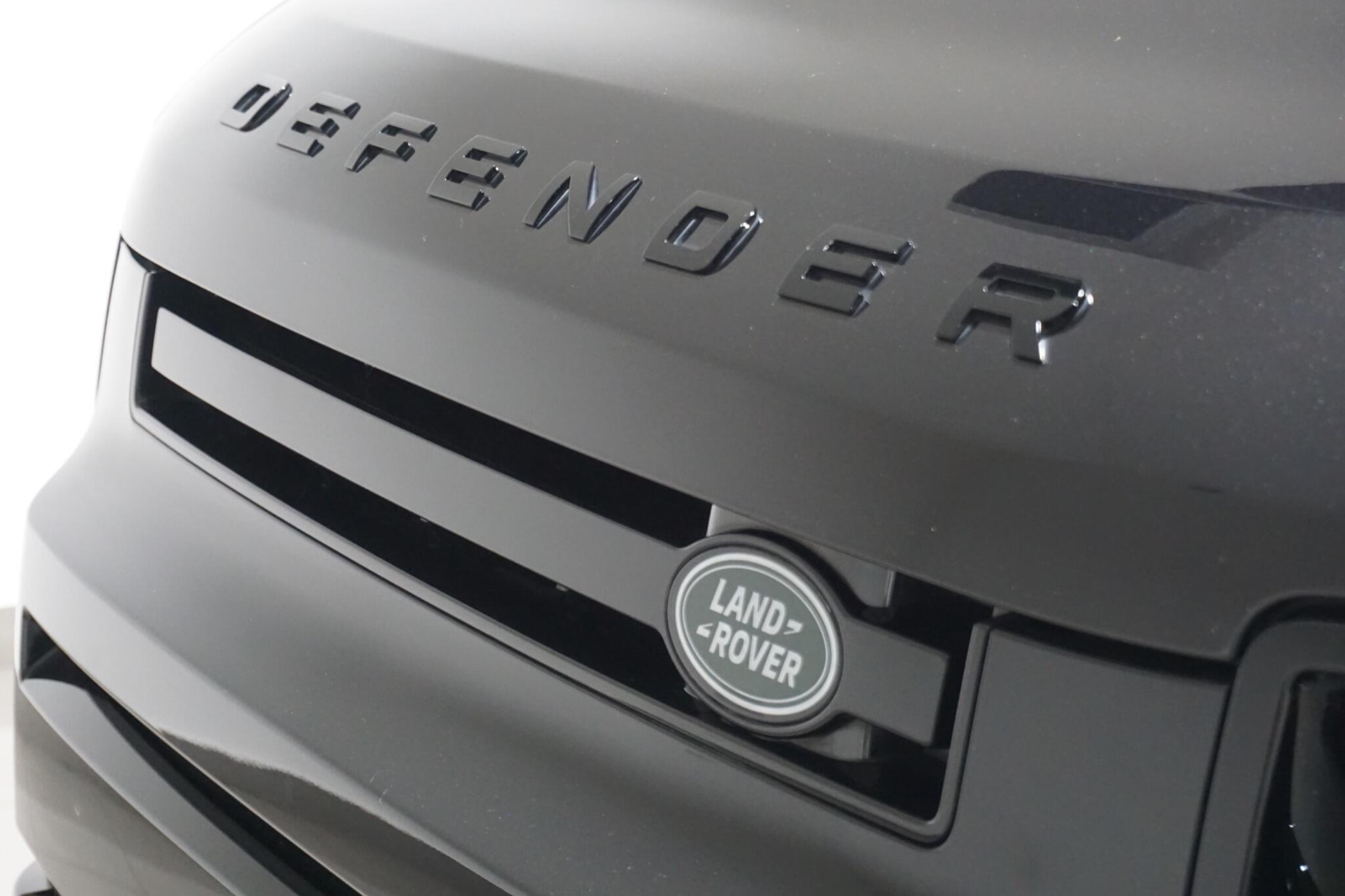 Land Rover Defender 110 3.0 D300 MHEV X-Dynamic HSE SUV 5dr Diesel Auto 4WD Euro 6 (s/s) (300 ps)